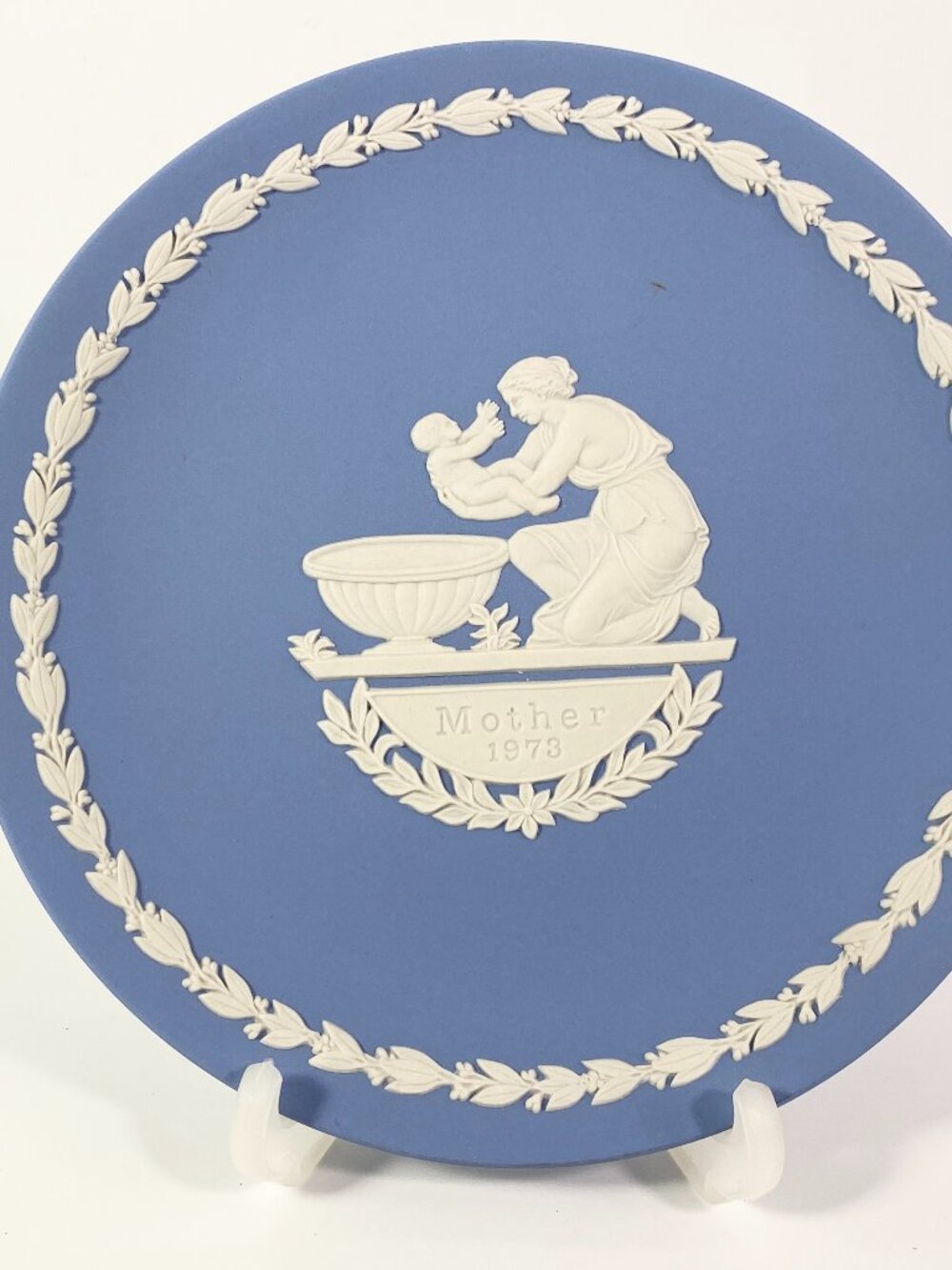 Wedgwood Mothers Day plate 1974 Mother baby child pale blue and white